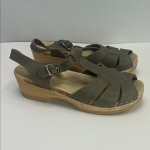 Sven Originals Diamond Strap Clogs Leather Beige Handcrafted USA EU 39 US 8.5